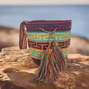 NWT Wuitusu Estella Medium Handmade Crochet Wayuu Mochila Bag Crossbody